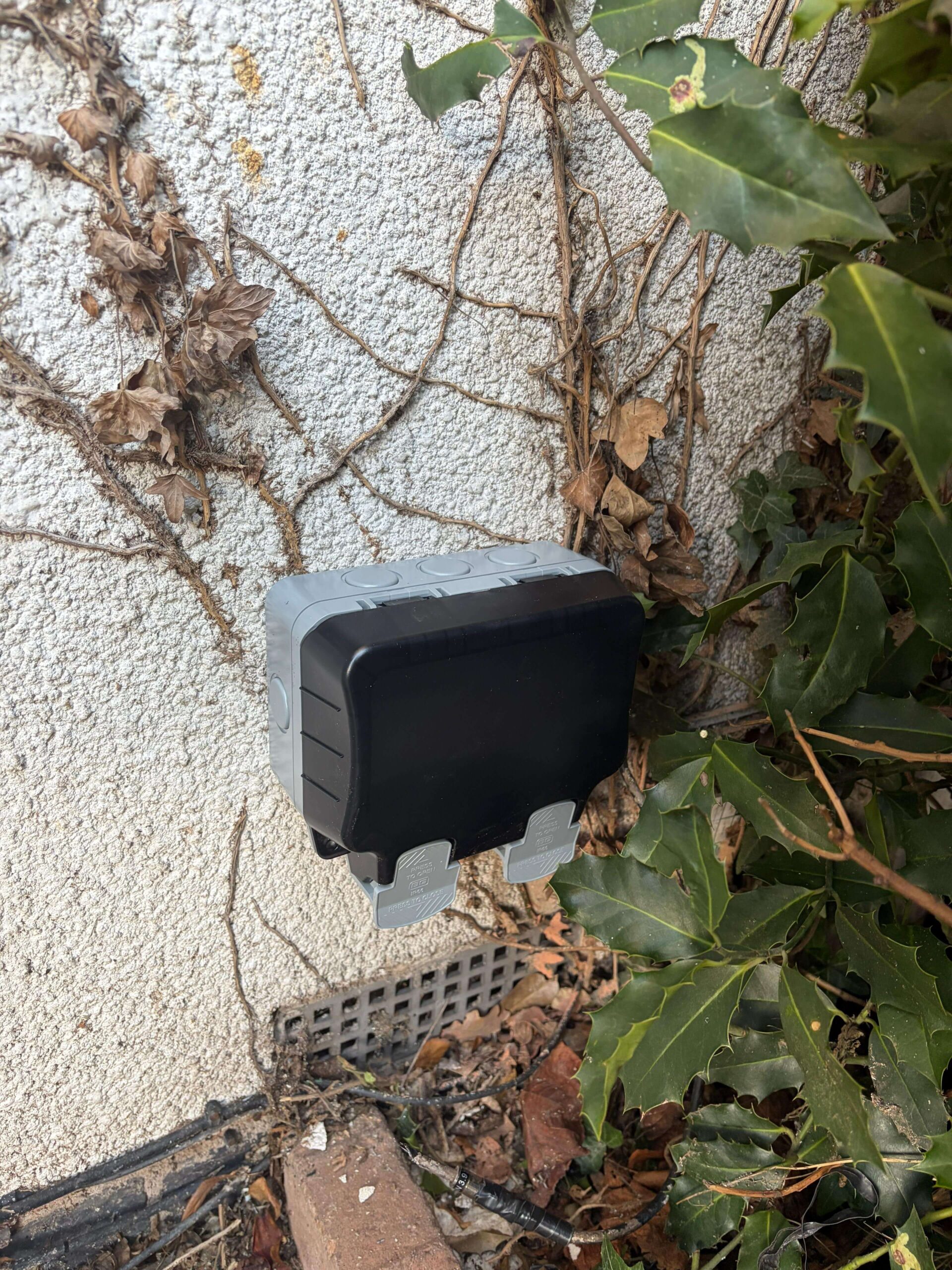 Shield Electrical External power sockets